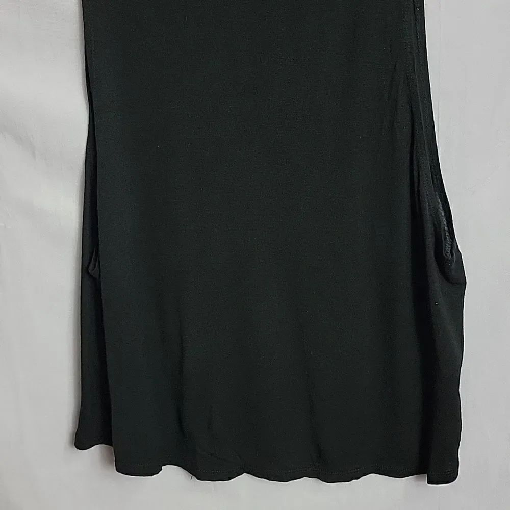 š¤5/$20š¤āPOPULARā
BASICS..Ā blackātank.. - Picture 9 of 12
